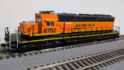 Kato 37-6614 Diesel Locomotive HO BNSF Swoosh Logo SD40-2 #6752 Blunami EMD-2
